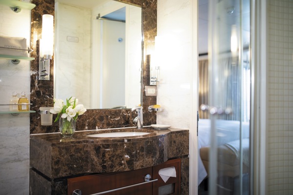 RSSC, Seven Seas Voyager, Grand Suite 3.jpg